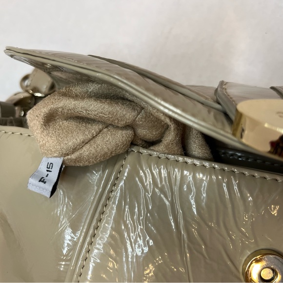 Charles David patent Leather Tan color Clutch/ Wristlet with DustBag! - Picture 10 of 16